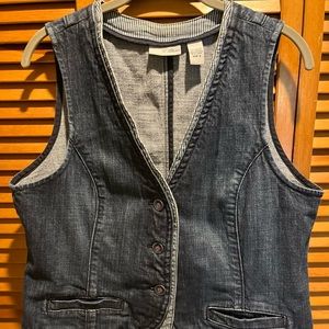 WOMENS CHICO’S PLATINUM SZ 2/Lg  DENIM VEST